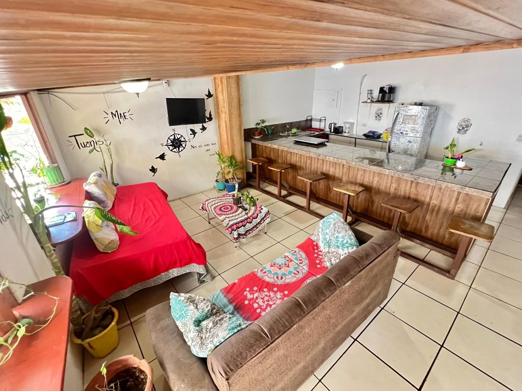 Passifloras Hostel Quepos Ngoại thất bức ảnh