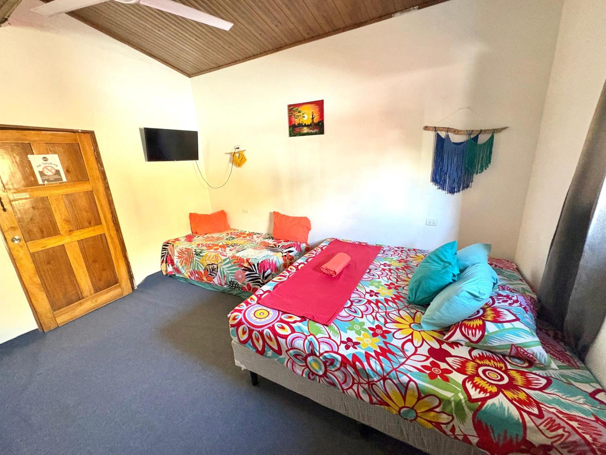Passifloras Hostel Quepos Ngoại thất bức ảnh